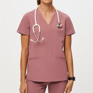 women's Mauve Casma™ - Three-Pocket Scrub Top - M / Mauve